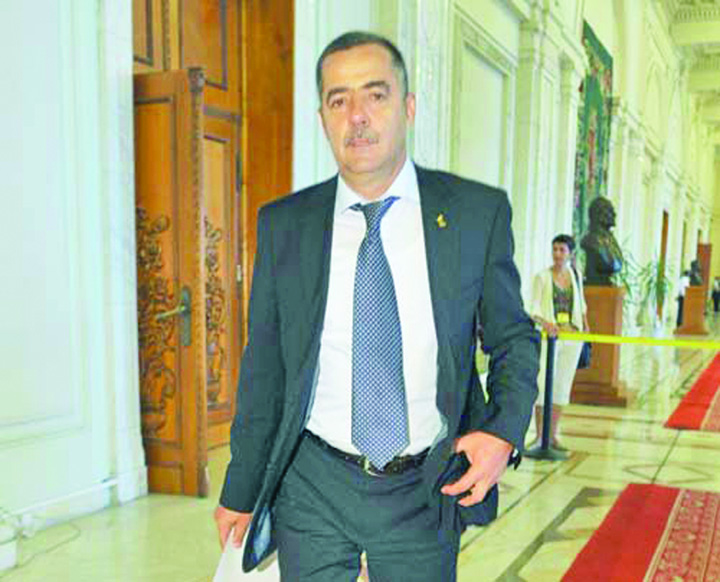 Politicienii se fac de ras pe „siguranta nationala”