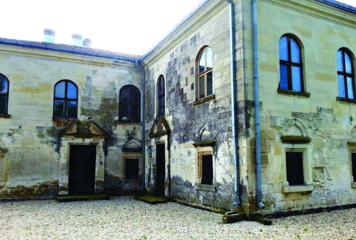 Conacul lui Stolojan, de vanzare cu 1,8 milioane de euro!