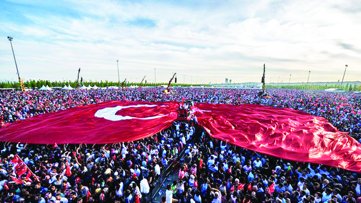Megashow otoman, la butoane Erdogan
