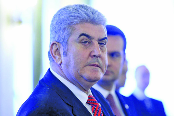 Gabriel Oprea, sechestru pe casa