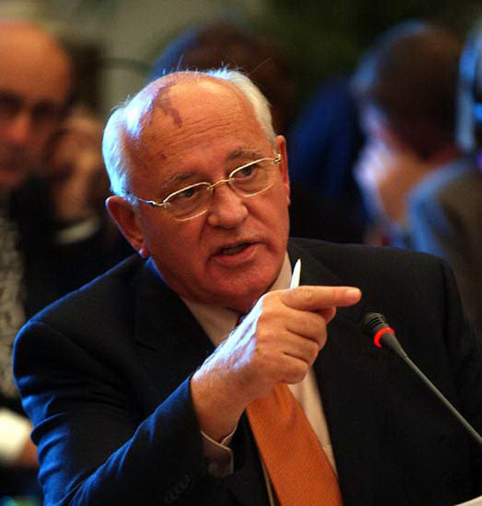 Gorbaciov: Aroganta americana a racit relatiile Rusia-Occident