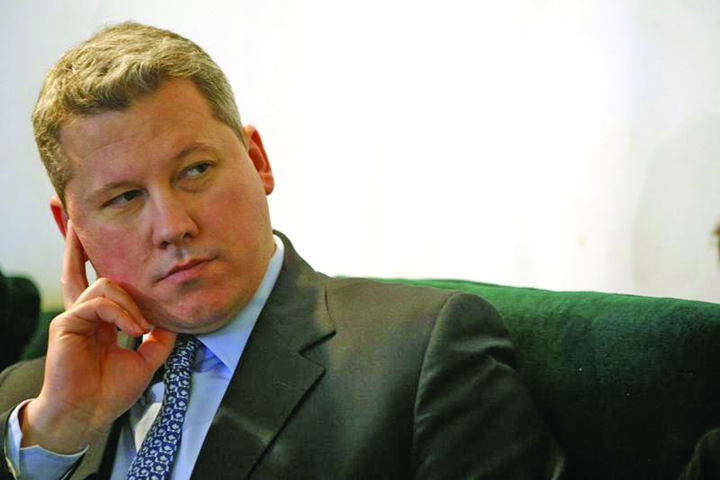Predoiu vrea sa scape. E mana lui Iohannis!
