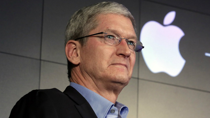 Tim Cook, in vizita in China pentru a salva Apple