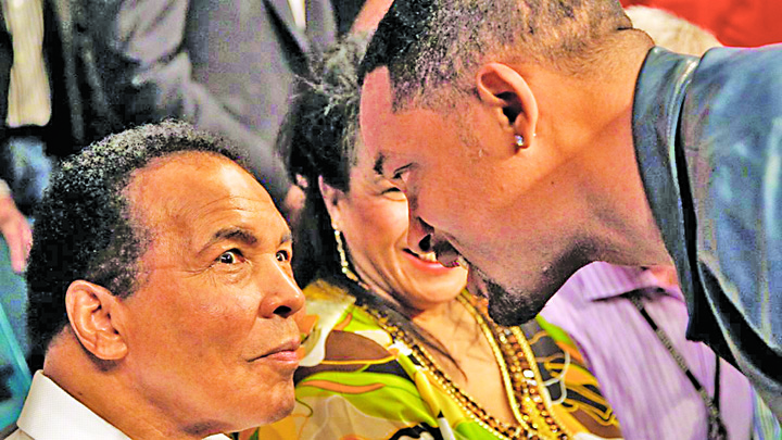 Will Smith si Lennox Lewis vor duce la groapa sicriul lui Muhammad Ali