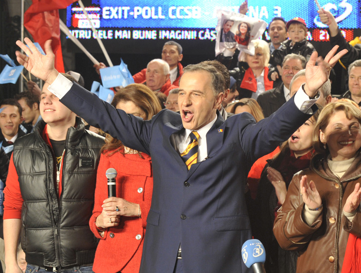 Geoana si-a luat casa la bloc