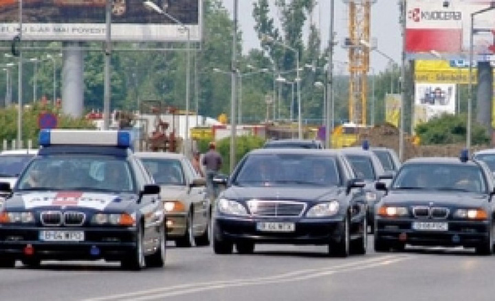 Iohannis schimba programul de lucru al firmelor