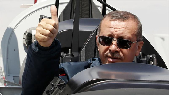 Londra ar putea scuti de vize 1,5 milioane de turci