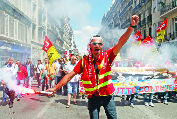 Euro-Horror: terorism, greve, inundatii, huligani!