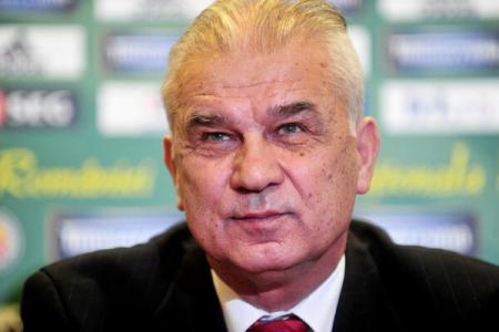 Selectionerul Iordanescu, amenintat. Politia audiaza un suspect