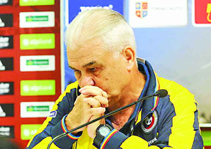 Tata Puiu, cu preotii dupa el