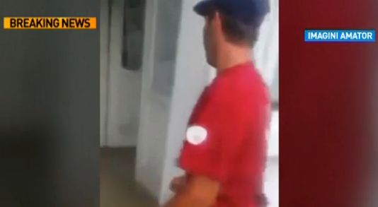Caz incredibil cu un paznic zelos: tinuti cu copilul suferind la poarta spitalului