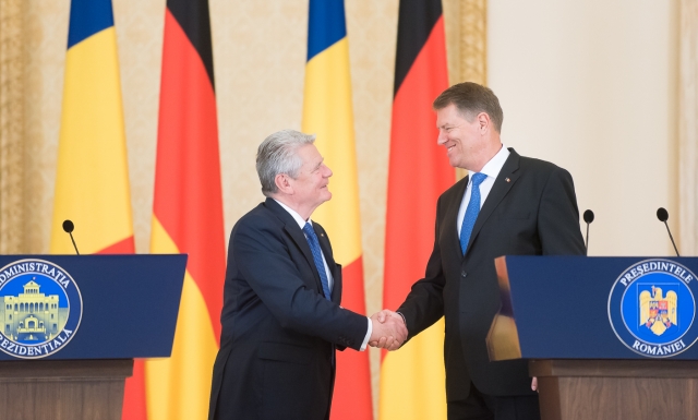 Liderul german, DNA-ul si a treia putere in stat