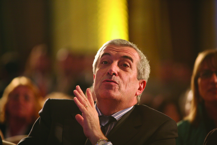 Nemilos cu fostul coleg de la sefia ALDE. Tariceanu: Daniel Constantin, „manelistul politicii romanesti”
