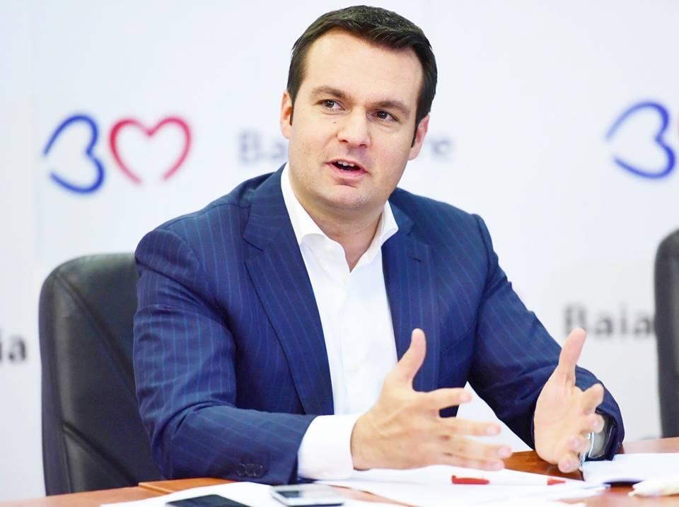 Chereches a depus juramantul la Primarie, fiind adus special din arest