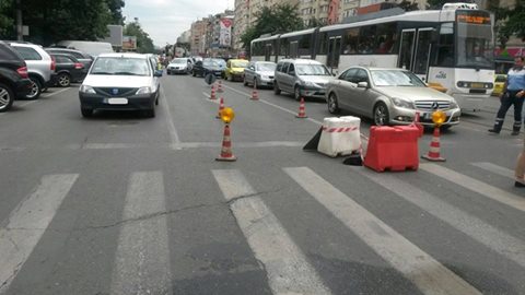 Aglomeratie pe Stefan cel Mare, ca urmare a unei surpari in carosabil!