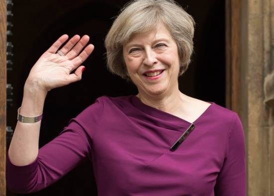 Prima zi de lucru pentru noul premier britanic. May isi definitiveaza Cabinetul