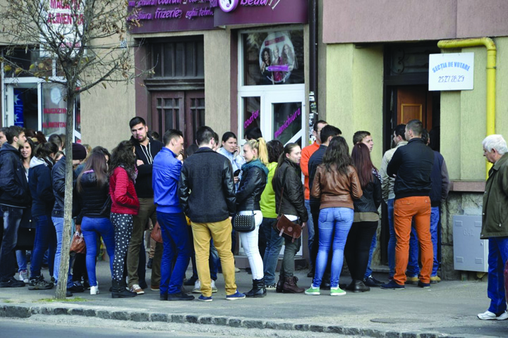 Legea votului prin corespondenta, carpita de Guvern