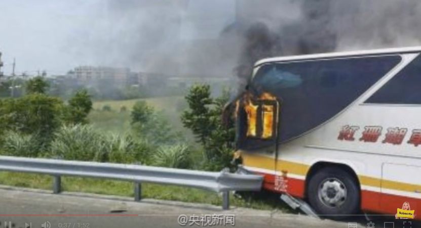 Calatorie incheiata tragic. Cel putin 26 de morti, dupa ce un autocar a luat foc in drum spre aeroport