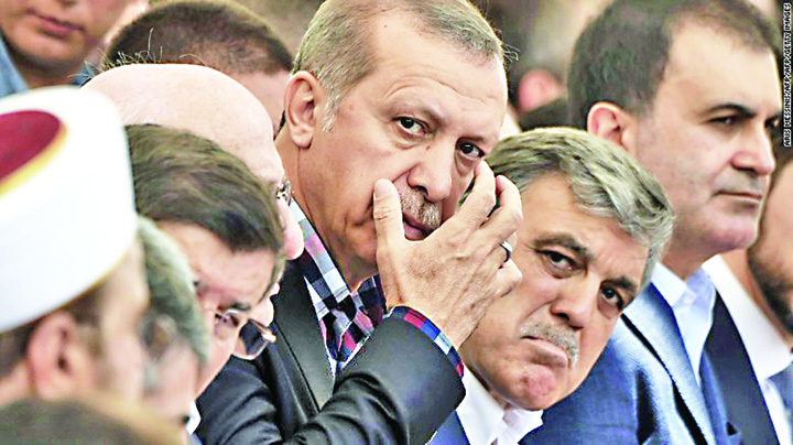 Erdogan decreteaza stare de urgenta si ridica tonul la Occident