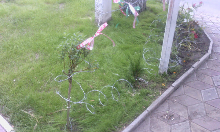 In Chisinau au aparut trotuare cu sarma ghimpata!