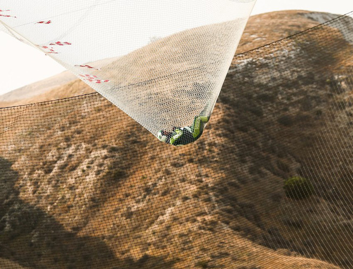 Stride Gum Presents Heaven Sent - Skydiver Luke Aikins Successful - Ziarul National
