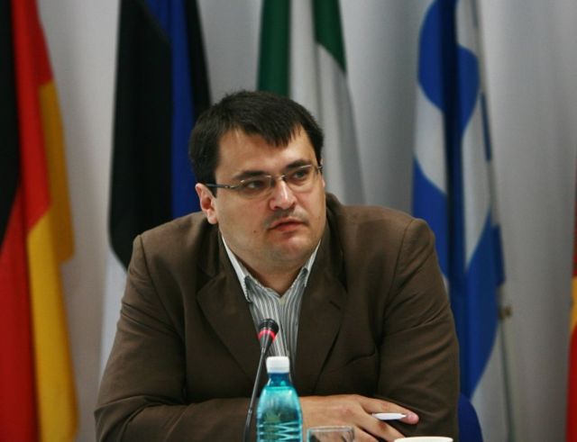 Ministrul Ghinea candideaza doar de mana cu Ciolos