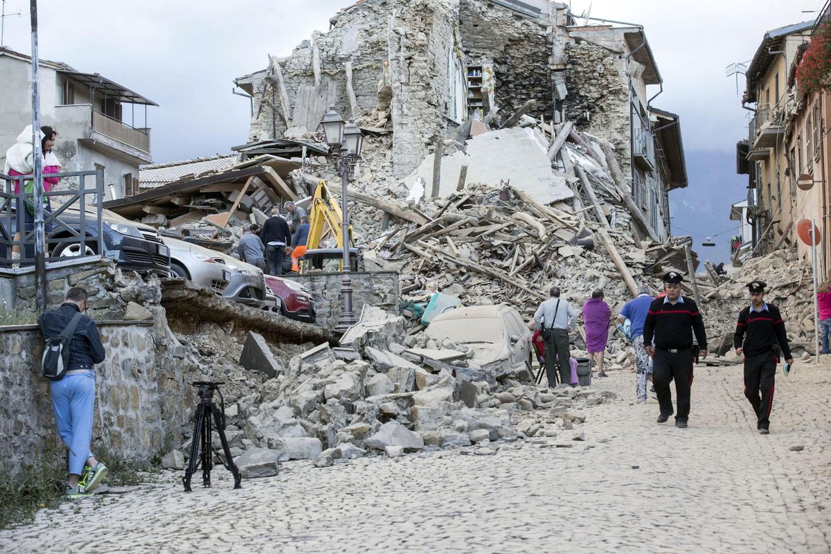 Italia: Cinci romani au pierit, 11 sunt dati disparuti