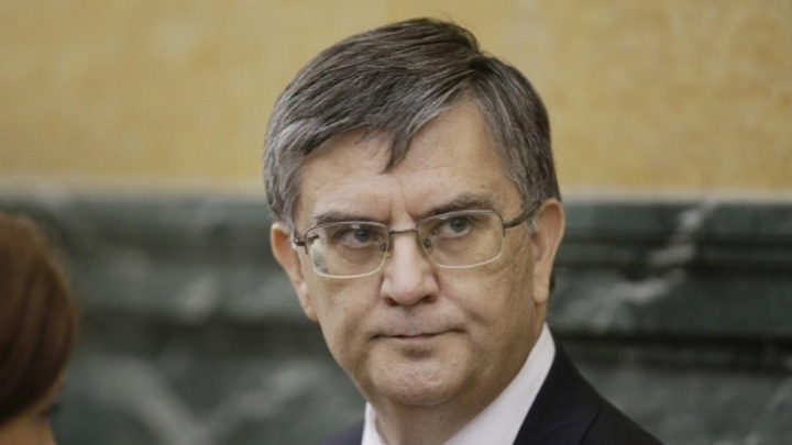 Anuntul ministrului Educatiei in privinta doctoratului lui Oprea: Voi semna