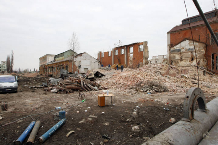 fabrici demolate - Ziarul National