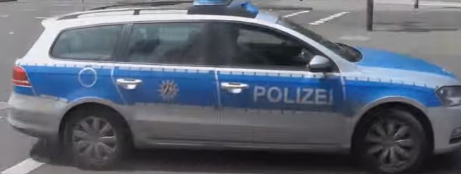 Atac cu doua tipuri de arma, intr-un oras german. Suspectii, de negasit