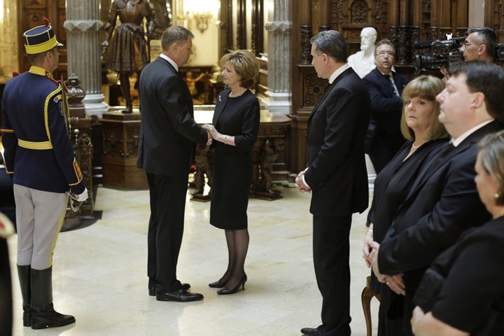 Iohannis si Ciolos au fost la Peles