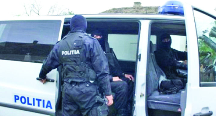 Anchetatorii DNA, la usa Consiliului Judetean Sibiu