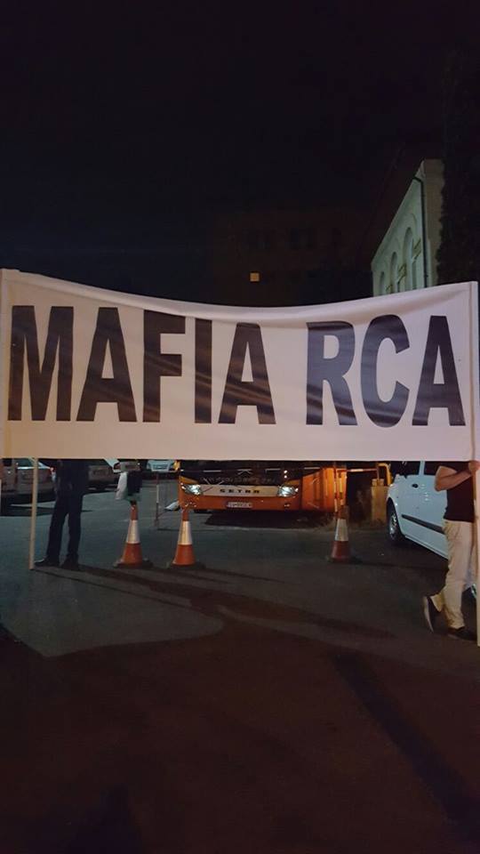 Prima reactie a Guvernului, pe fondul manifestului transportatorilor/replica protestatarilor: „nu plecam!”