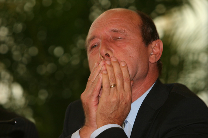 Basescu-NN-10 - Ziarul National