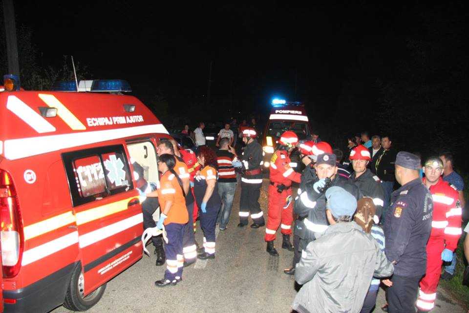 Grav accident in Arges. Au fost implicate doua autocare cu zeci de oameni la bord
