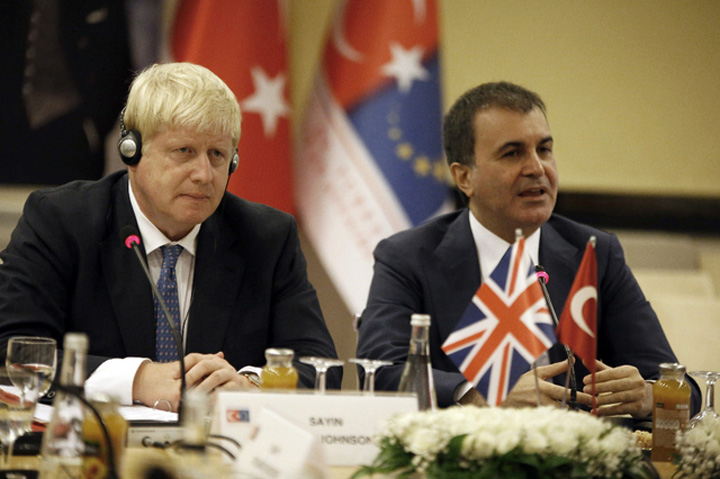 Boris Johnson, indragostit de o turcoaica care spala excelent