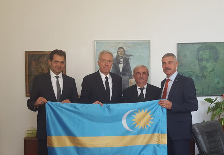 Cum a fost ursul Klemm pacalit de vulpea maghiara