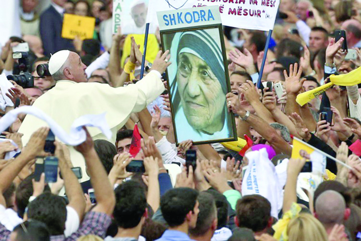 Maica Teresa a trecut la sfinti