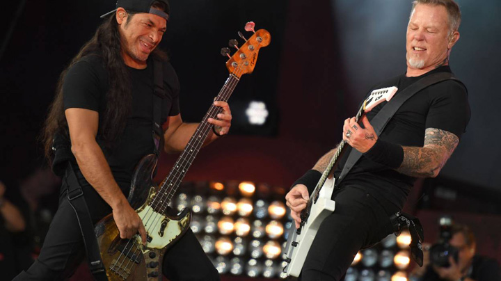 Convertit la Islam, Cat Stevens canta cu Metallica pentru sirieni