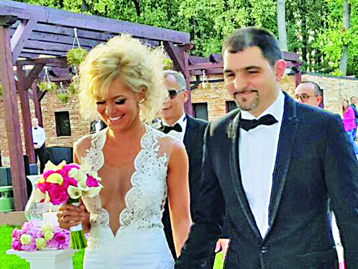 Andrei Stefan, fiul vitreg al lui Dinu Patriciu, si-a dus mireasa la altar cu elicopterul