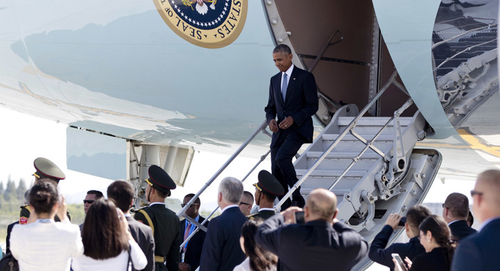 Cum l-au intampinat chinezii pe Obama : ”E tara noastra, e aeroportul nostru!”