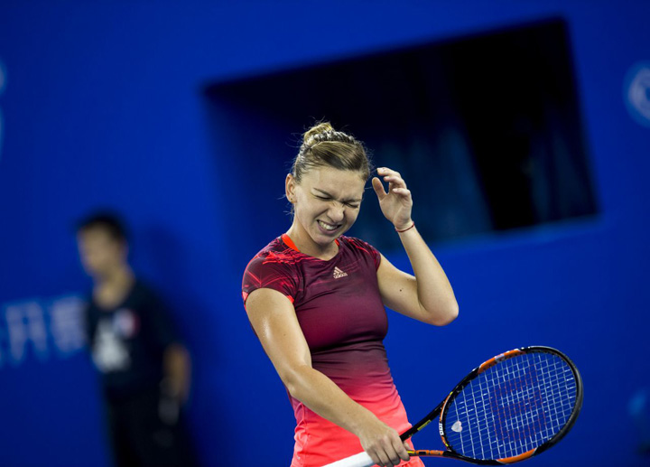 Simona Halep, lovita de ziua ei