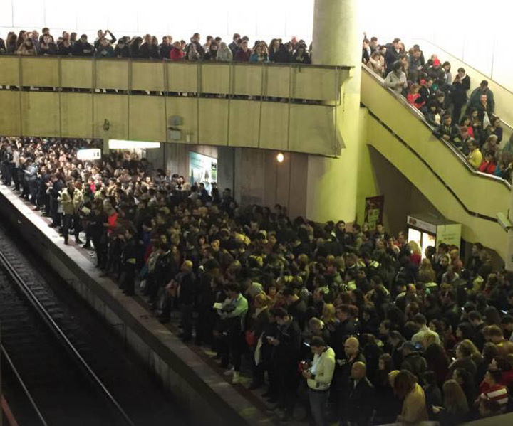 Aglomeratie criminala la metrou