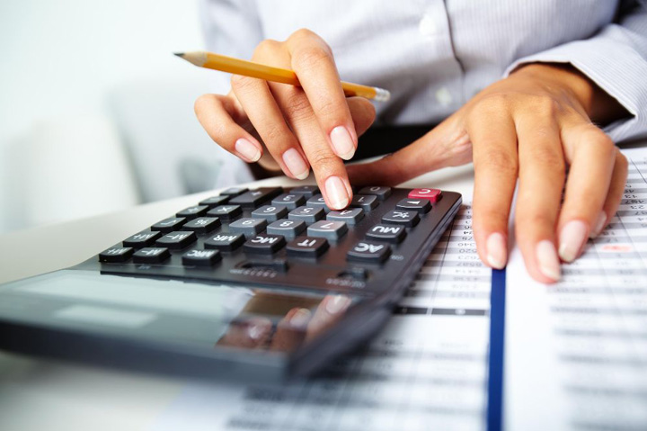 Banci, amendate pentru ca au dat aiurea clienti pe mana Biroului de Credit