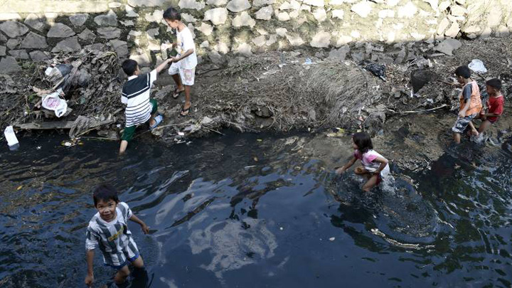 300 de milioane de copii traiesc in mediu contaminat