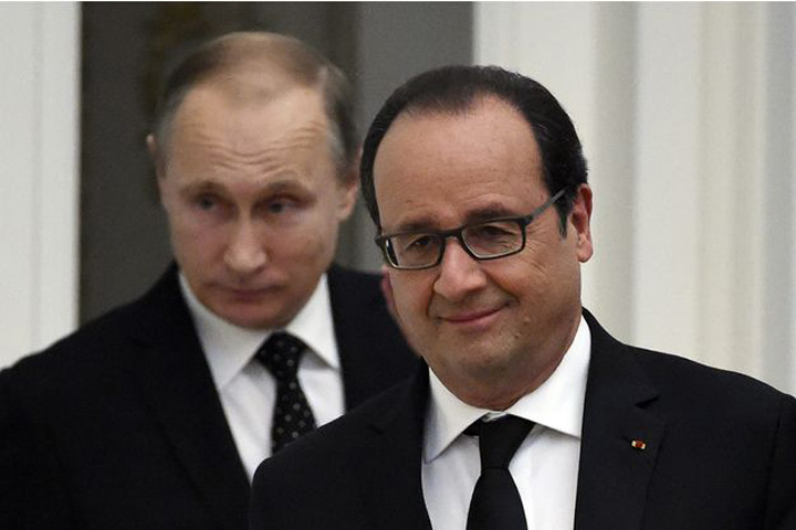 Hollande ii da cu flit lui Putin