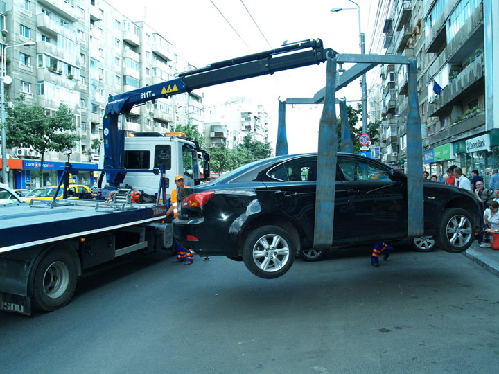 Când încep să fie ridicate mașinile parcate neregulamentar în Capitală. La cât ajung taxele!