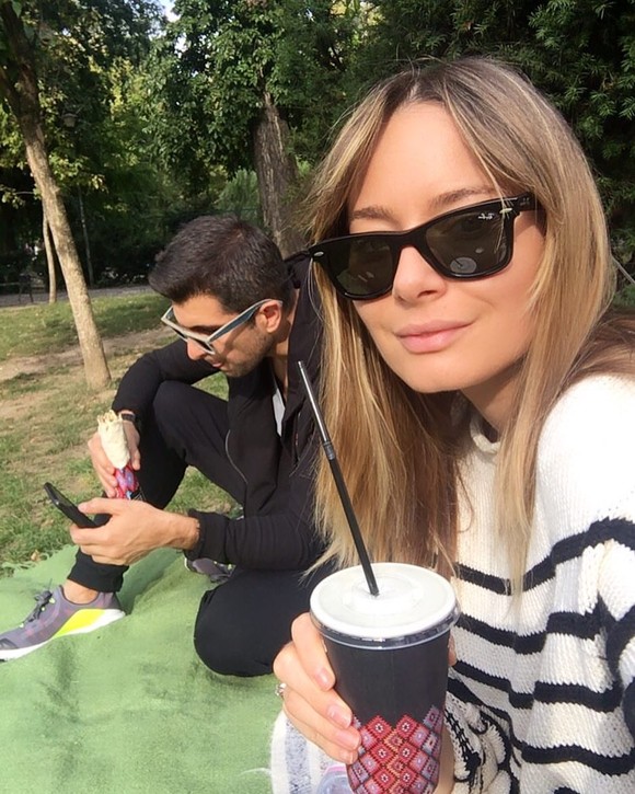 Laura Cosoi e bine cu sotul ei