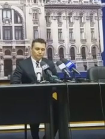Scandalul cu ursul l-a facut pe seful politiei sibiene sa renunte la functie