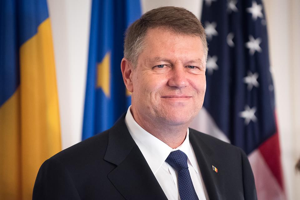 Iohannis intoarce in Parlament Legea eliminarii taxelor/Replica lui Dragnea